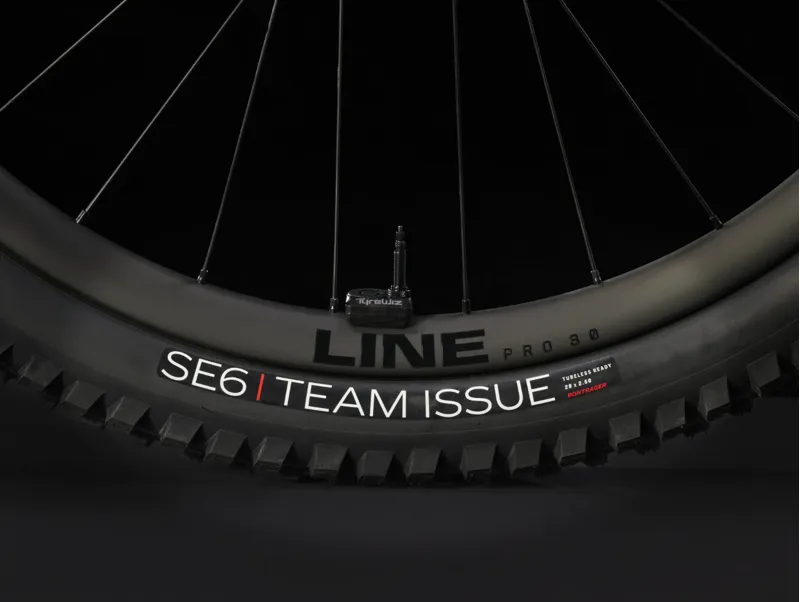 Trek Rail 9.9 X0 AXS Full Suspension Electric Mountain Bike 2024 in Lava-11